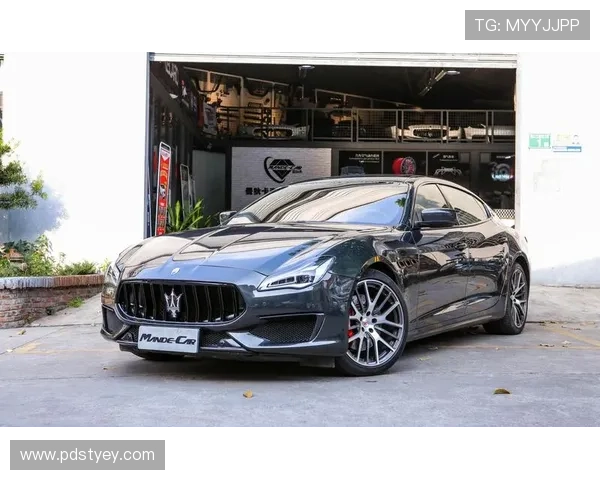 2013款玛莎拉蒂总裁改装新款运动前杠LED大灯，不换车也可有新脸